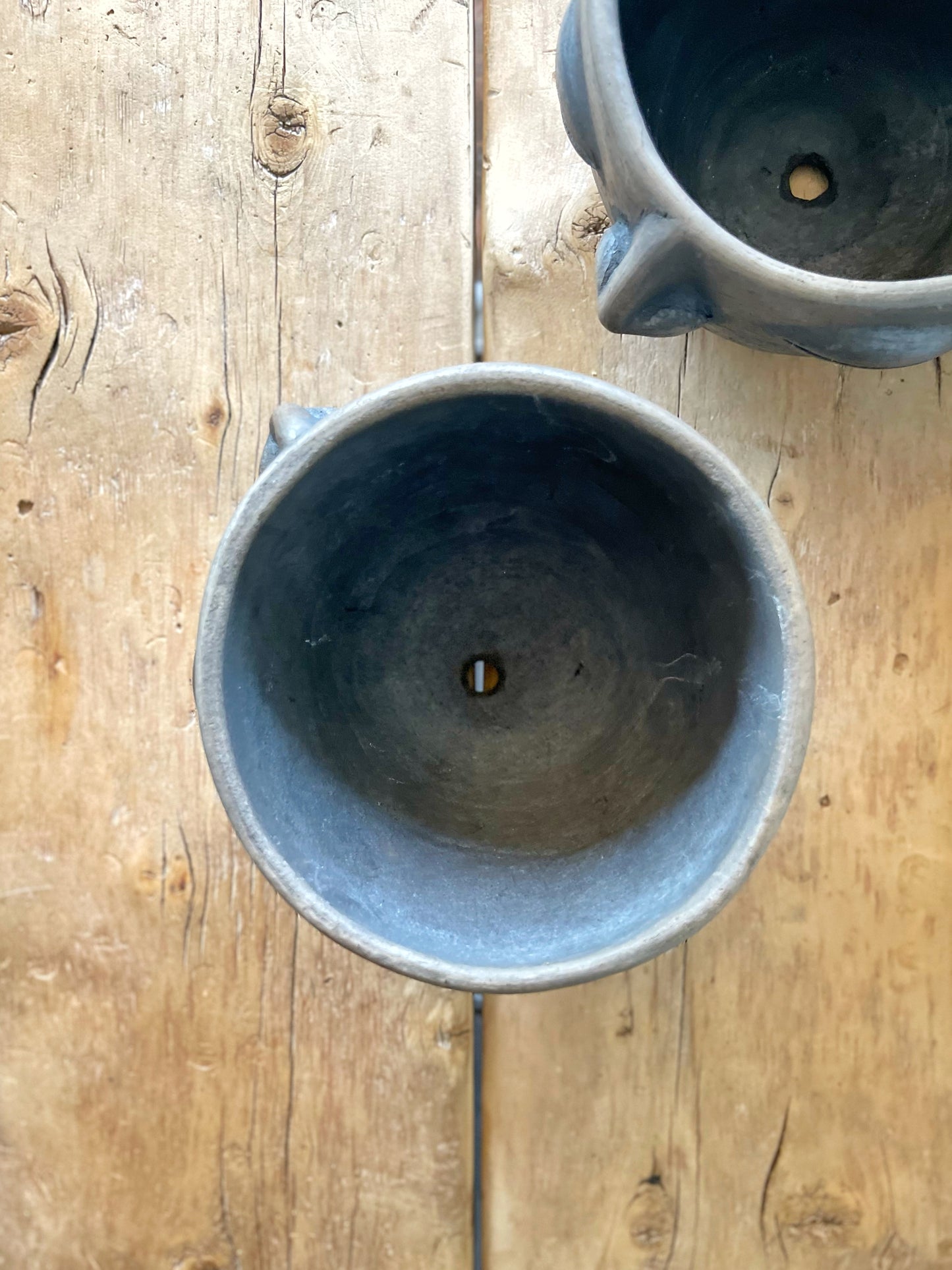 Smoked Clay Planter con Cara - Small